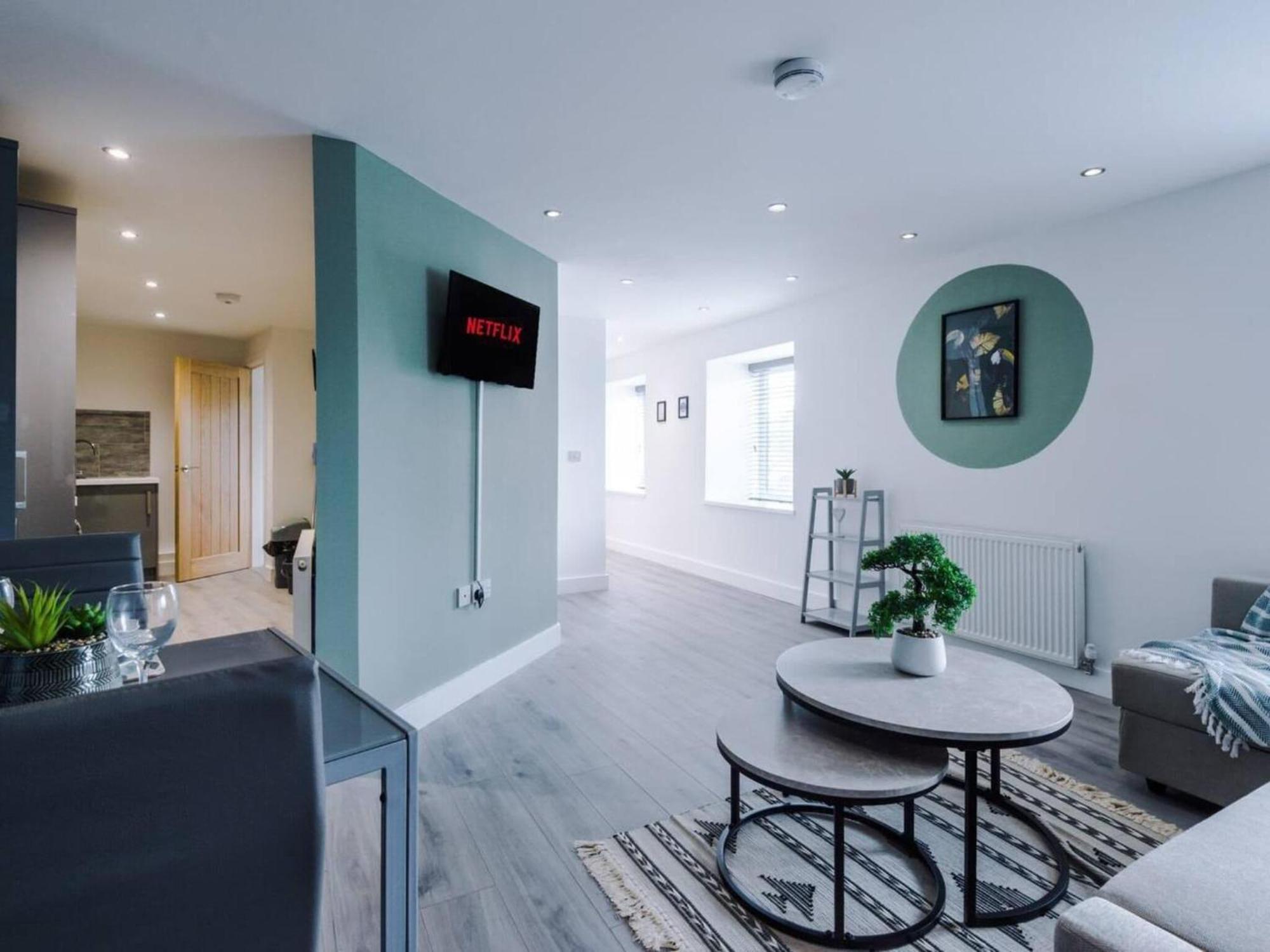 The Ecclesian Deluxe Apartments Near Trafford Centre Eccles Train Station Manchester Bagian luar foto
