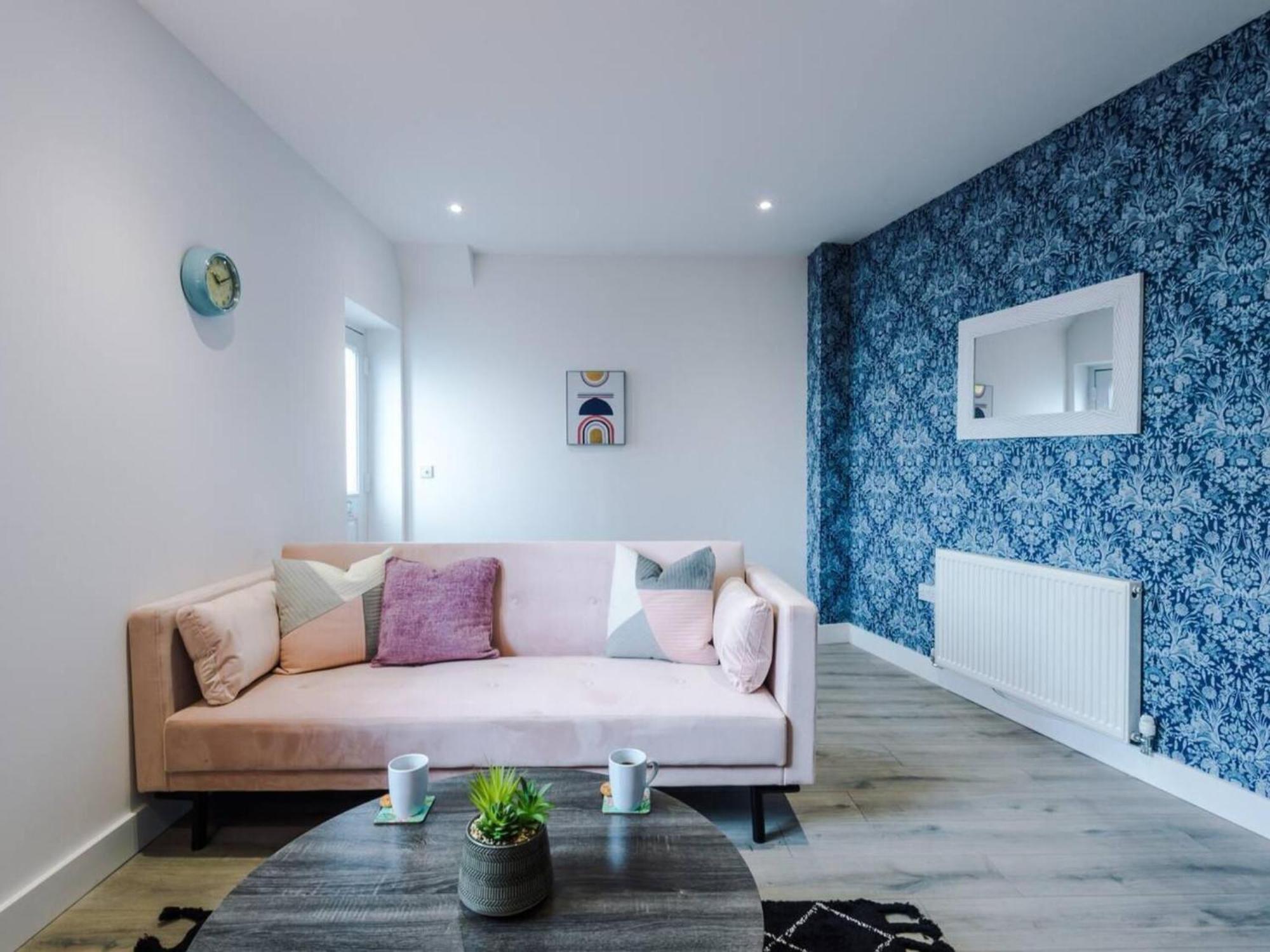 The Ecclesian Deluxe Apartments Near Trafford Centre Eccles Train Station Manchester Bagian luar foto
