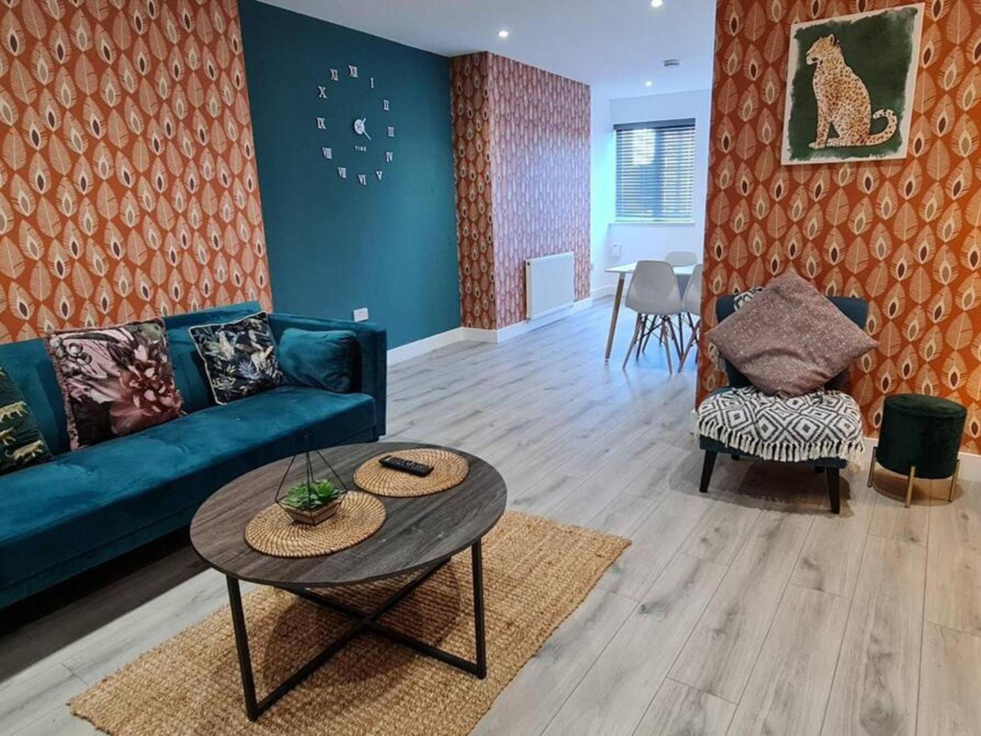 The Ecclesian Deluxe Apartments Near Trafford Centre Eccles Train Station Manchester Bagian luar foto