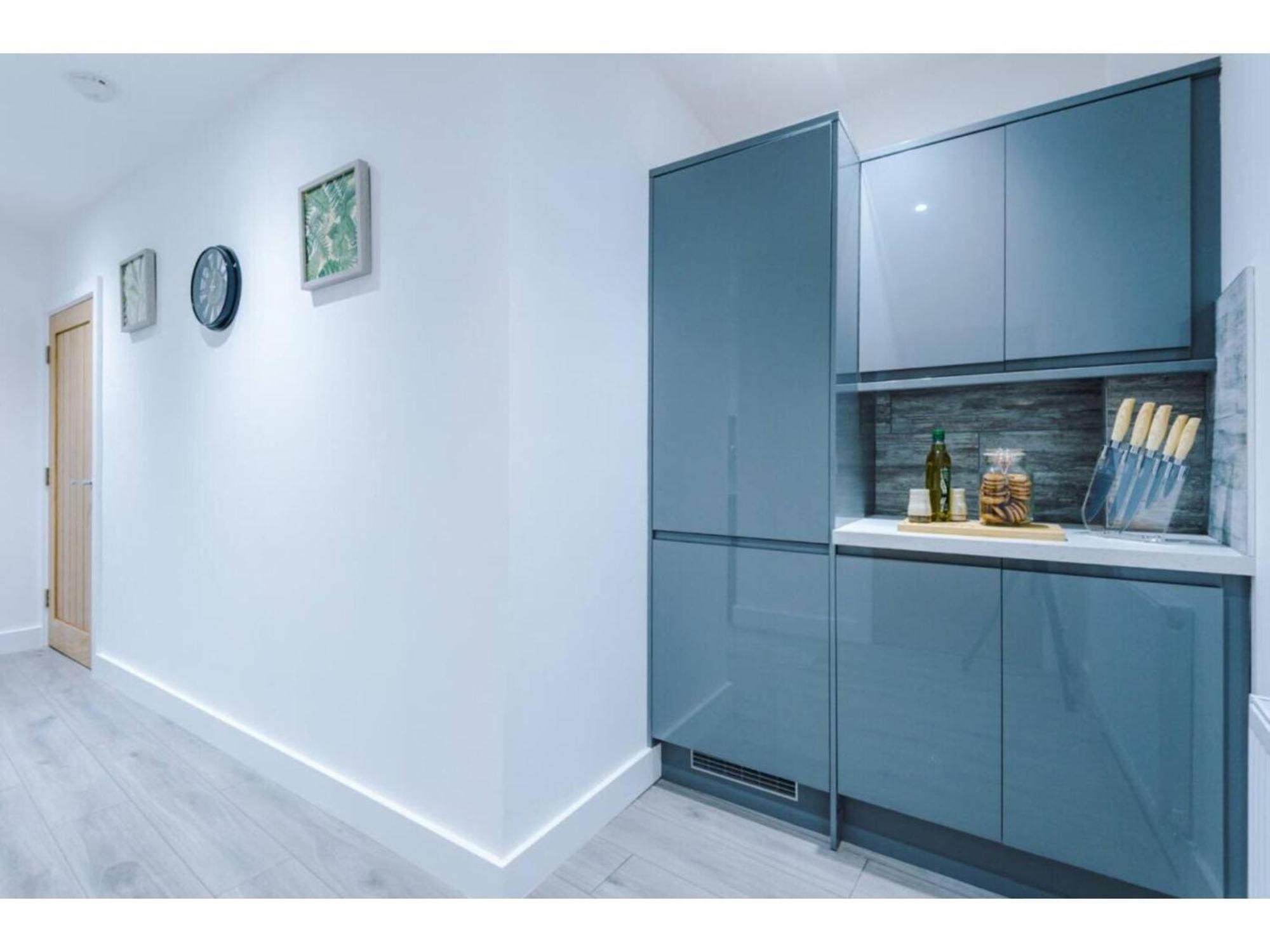 The Ecclesian Deluxe Apartments Near Trafford Centre Eccles Train Station Manchester Bagian luar foto