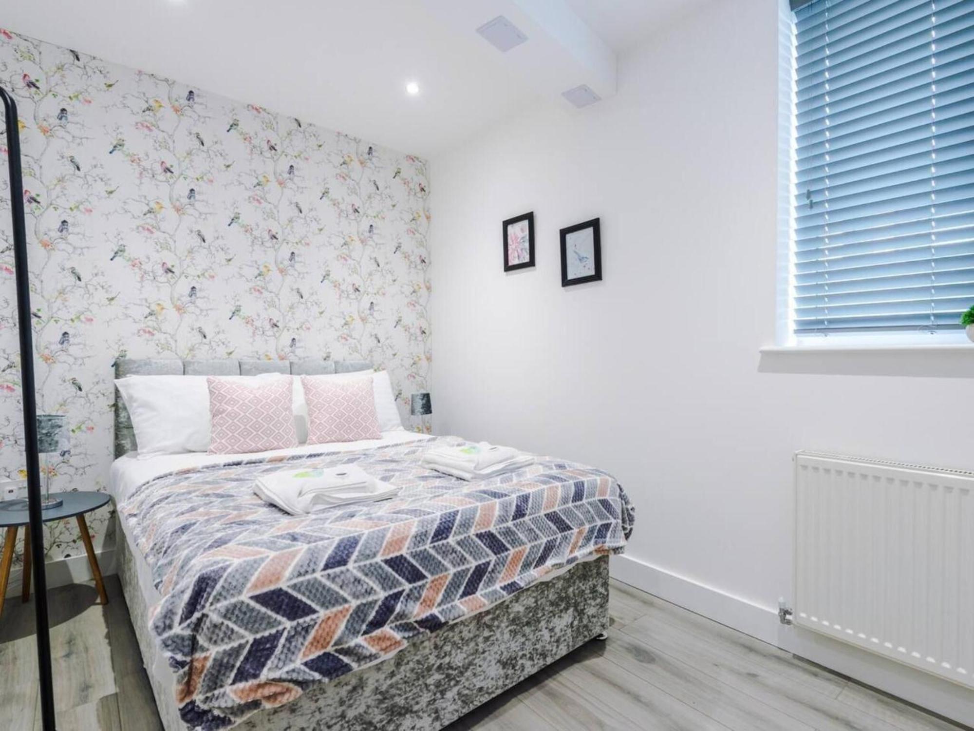 The Ecclesian Deluxe Apartments Near Trafford Centre Eccles Train Station Manchester Bagian luar foto