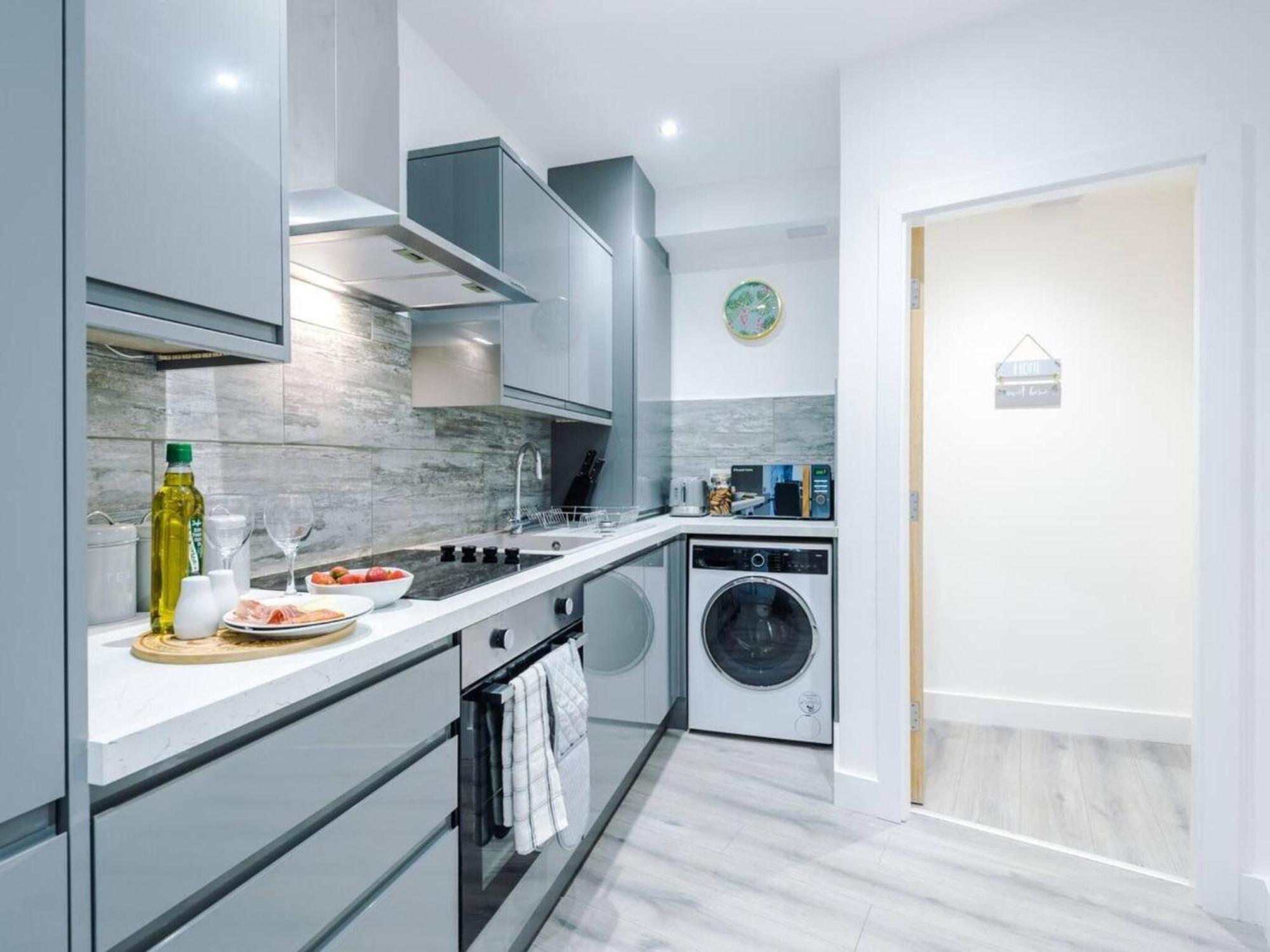 The Ecclesian Deluxe Apartments Near Trafford Centre Eccles Train Station Manchester Bagian luar foto